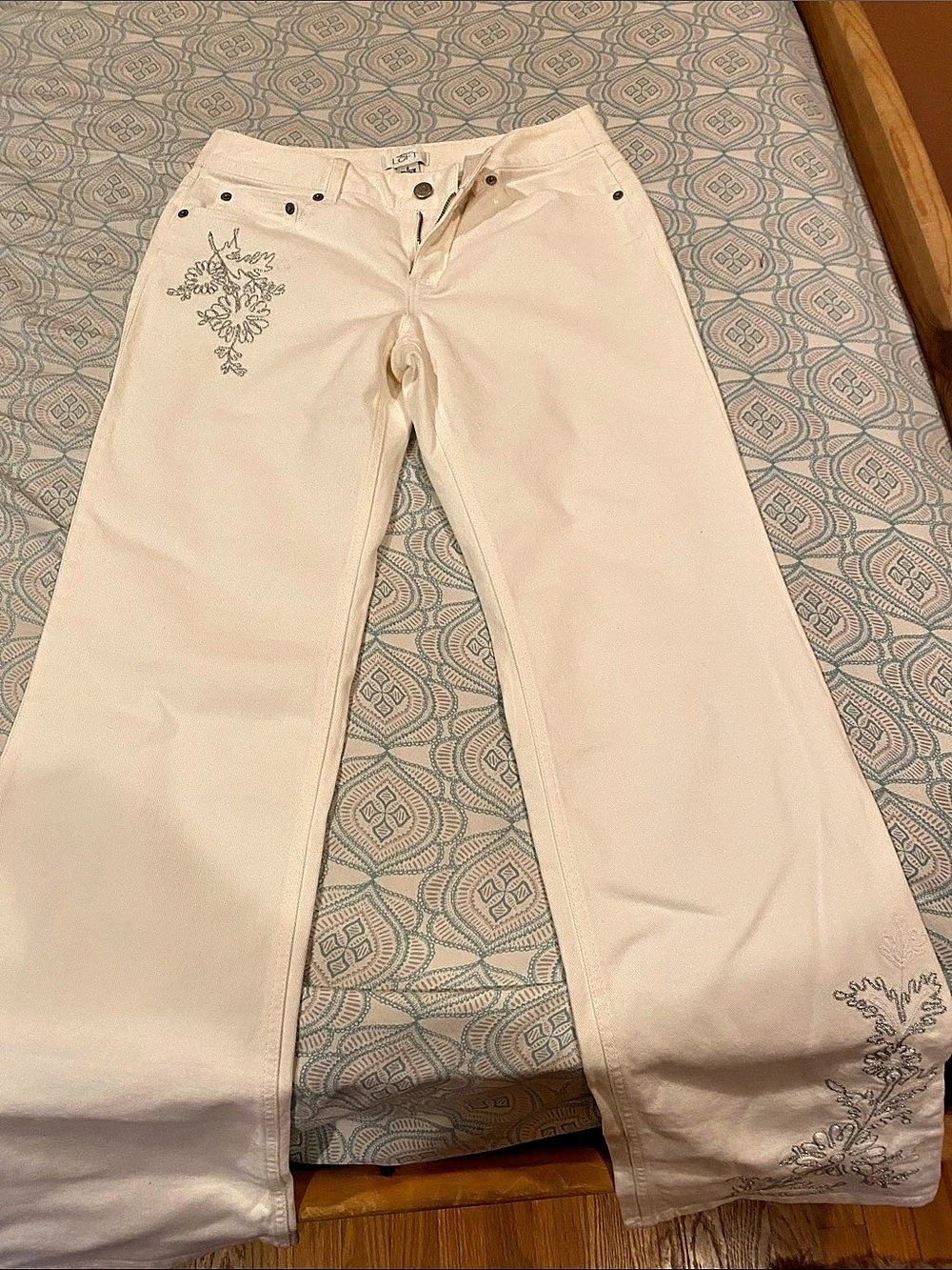 Ann Taylor LOFT Embroidered Bootcut Pants in Cream Size 2